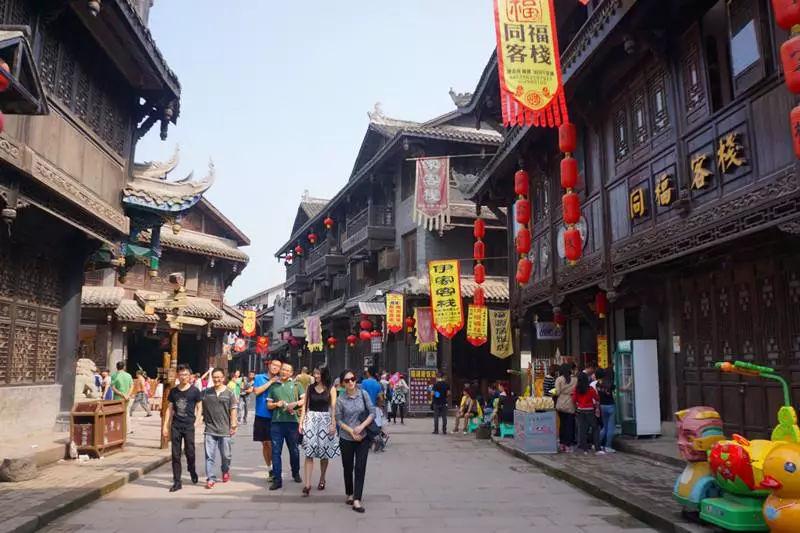 摆动小圆球